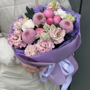Букет з еустоми та піоновидних кущових троянд Венера